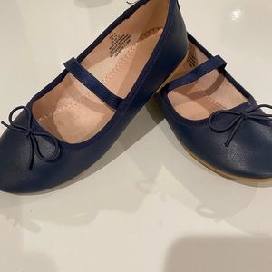 Girls’ H&M navy maryjane dress shoes in size 1.5.
